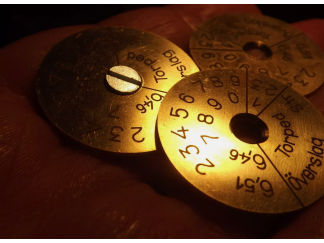 Szwedzki mosiężny dysk do kolby Mausera M38 M96 M94 M41