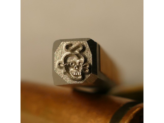 Stamp Skull