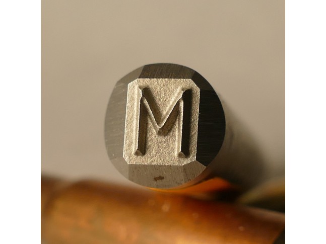 Schlagstempel Buchstabe M