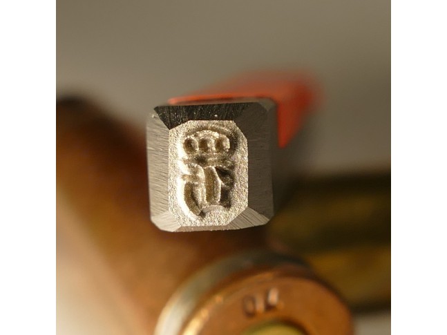 Schlagstempel Krone Buchstabe